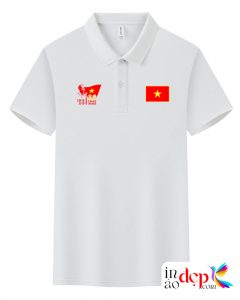 In áo phông màu trắng in lá cờ đỏ kỉ niệm 19-8-1945 - 2-9-2025