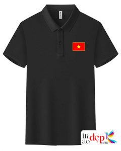 In áo polo màu đen In lá cờ đỏ lên ngực trái